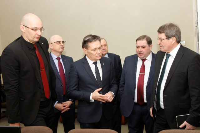 визит Лихачева в НИИИС.JPG